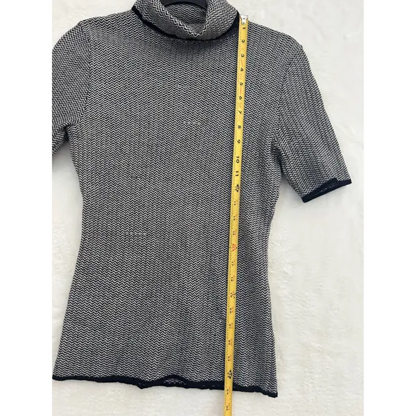 White House Black Market Chevron Knit Turtleneck Short Sleeve Top Black White S‎ - Image 3