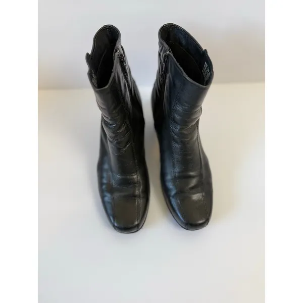 Clarks Artisan Dara Black Leather Ankle Bootie Heels Buckle Side Zip Women's 7.5 - Image 2
