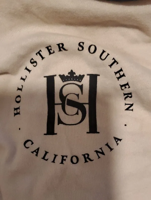 Hollister Black and White Split Hoodie Crop Top - Image 3