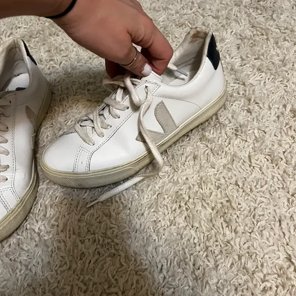 VEJA Campo Sneaks Size womens 6 - Image 9