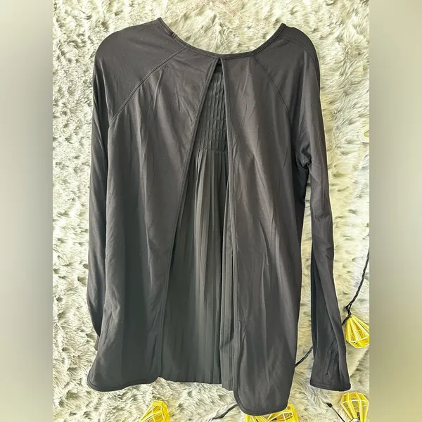 1031. Lululemon Making Moves Long Sleeve ptp 21 Black Size 10 - Image 5