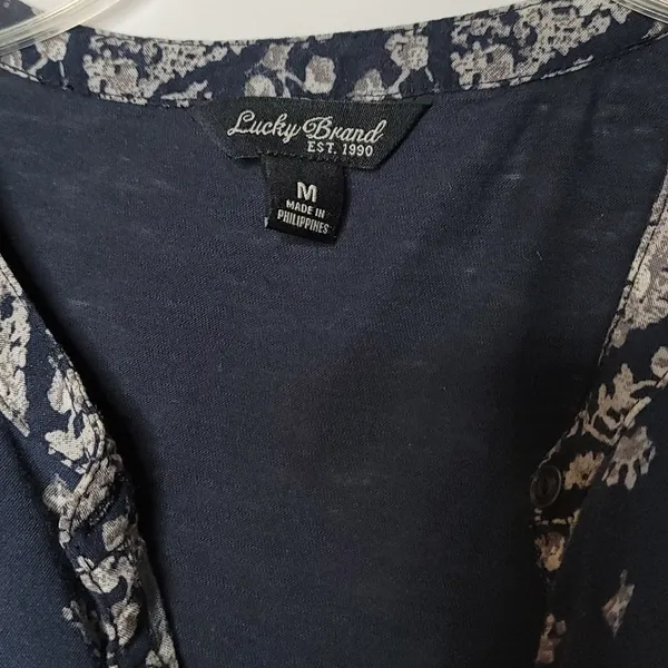 Lucky Brand long sleeve blue half button down boho paisley top size Medium - Image 3