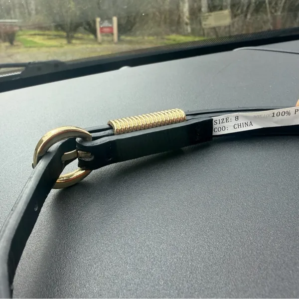 Sleek Black and Gold Women's Belt - Image 2