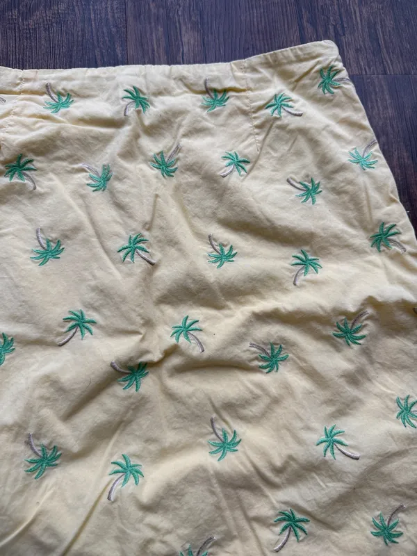 Talbots Petites Women’s Sunny Yellow Embroidered Palm Tree Mini Skirt- Size 4 - Image 5