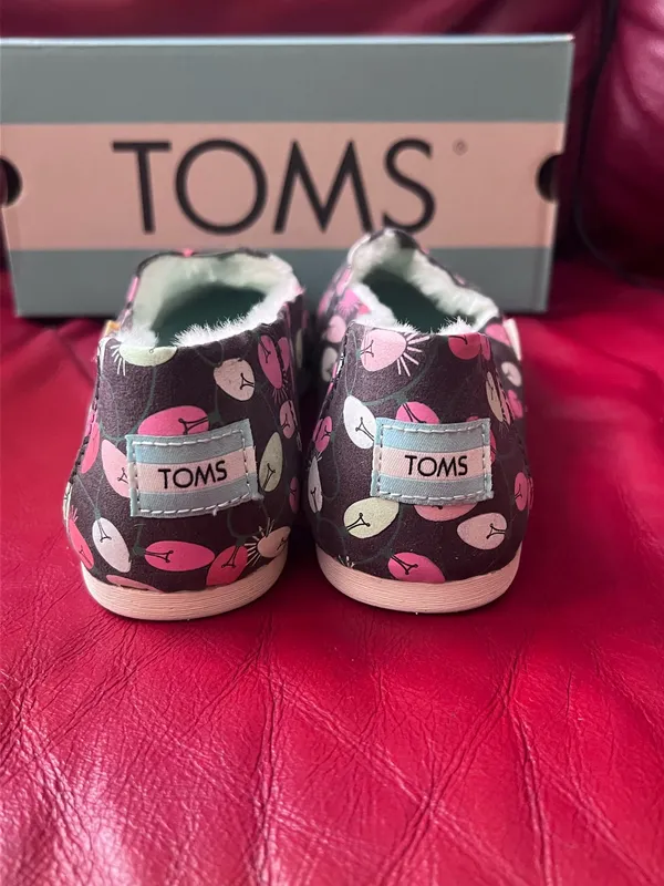 Toms Women’s Slip-On Shoes Alpargata size 9 - Image 3