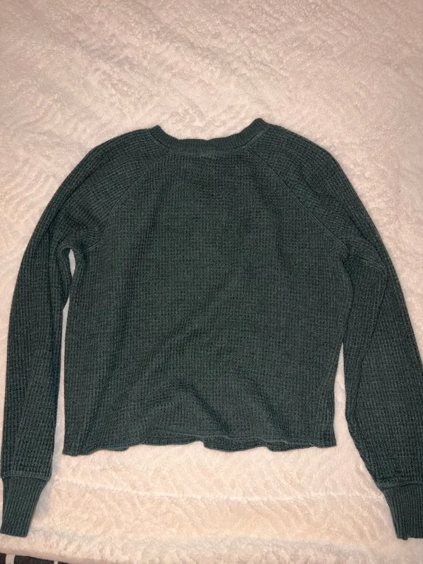 Old Navy Sweater - Image 3