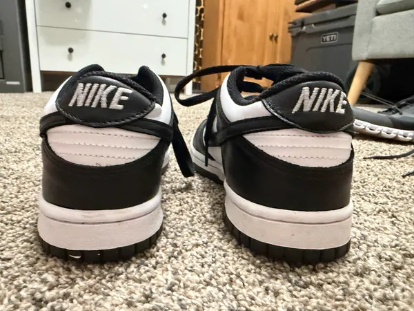 Nike Shoes 5.5 Youth - Image 5