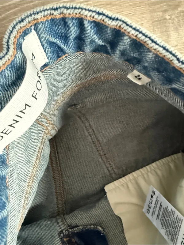 NEW Aritzia Denim Forum Sadie Relaxed Mid-Rise Straight Jean 26 - Image 7
