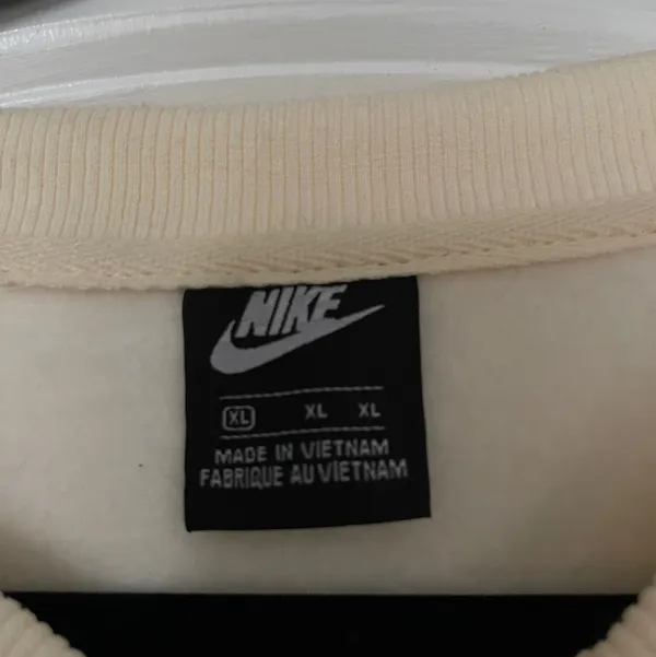 Vintage Cream Nike crewneck  - Image 3