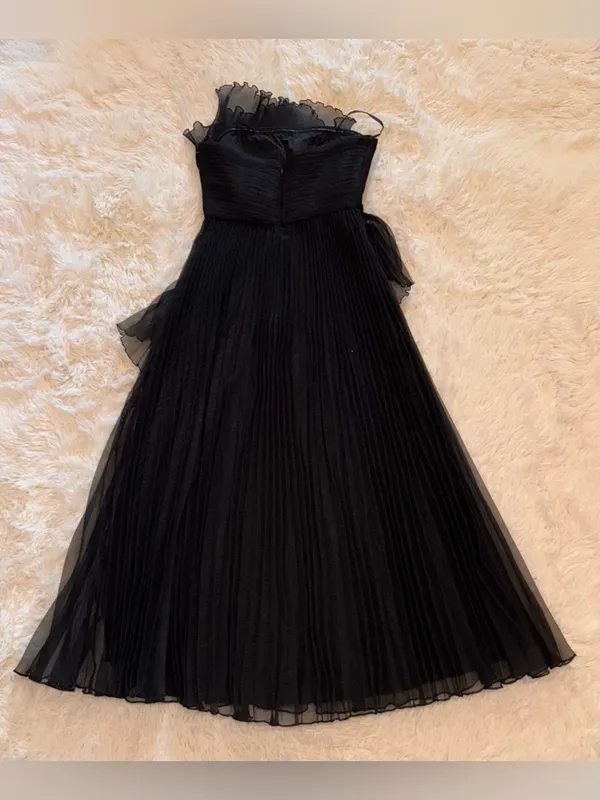 NEW Betsy & Adam Pleated Square Neck black Ball Gown Sz 4 - Image 9