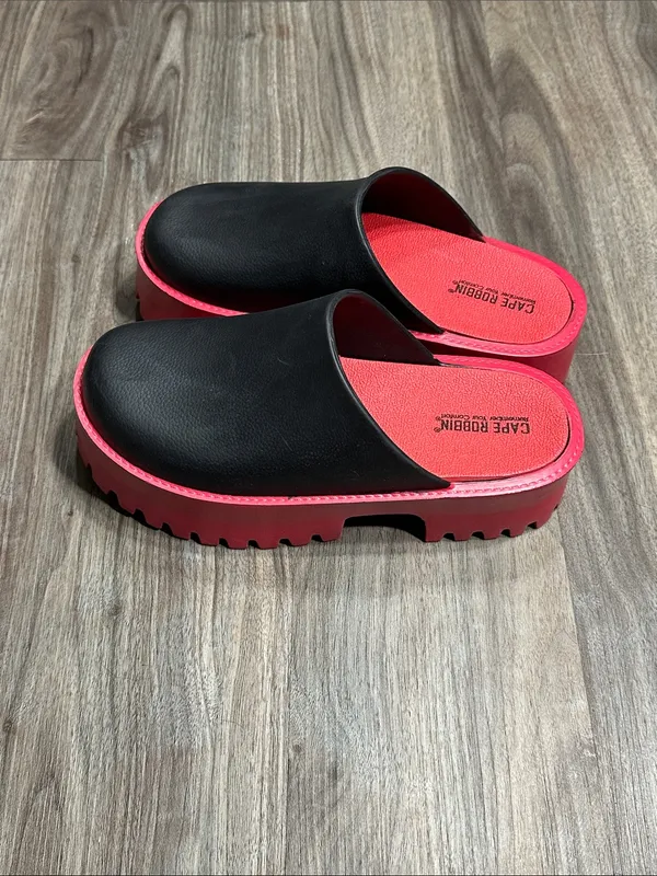 Cape Robbin Black Upper with Hot Pink Platform Clogs - Image 3