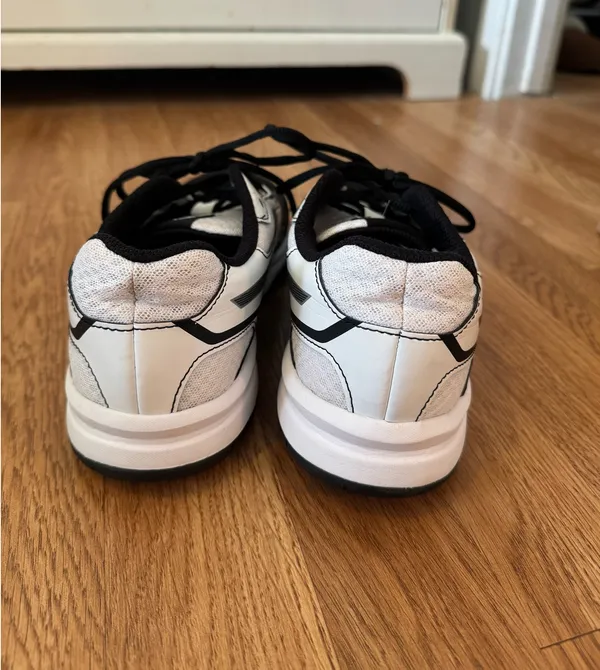 Women’s ASICS Volleyball Shoes - Image 3