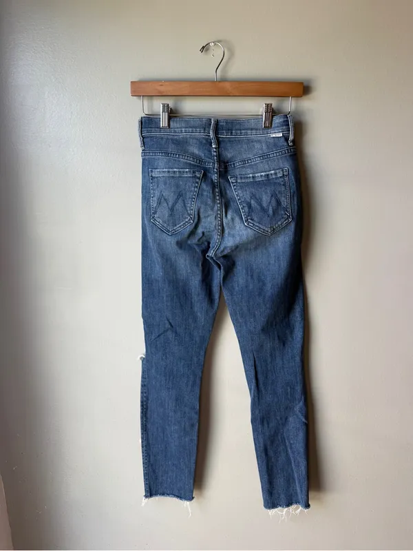 MOTHER High Rise Distressed Ankle Jeans Women’s Size 25 - Image 7