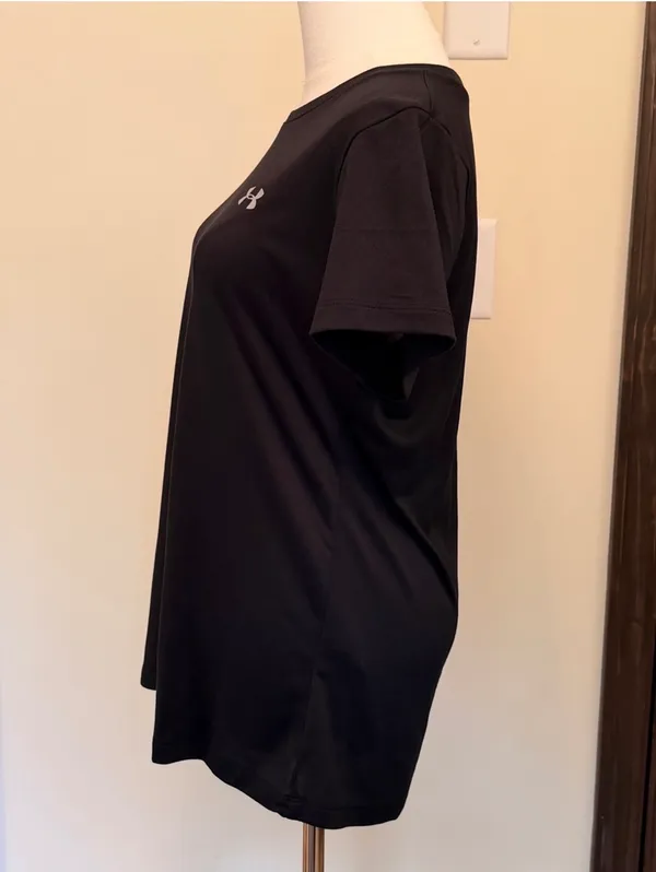 Under Armour heat gear black short sleeve loose fit top - Image 6