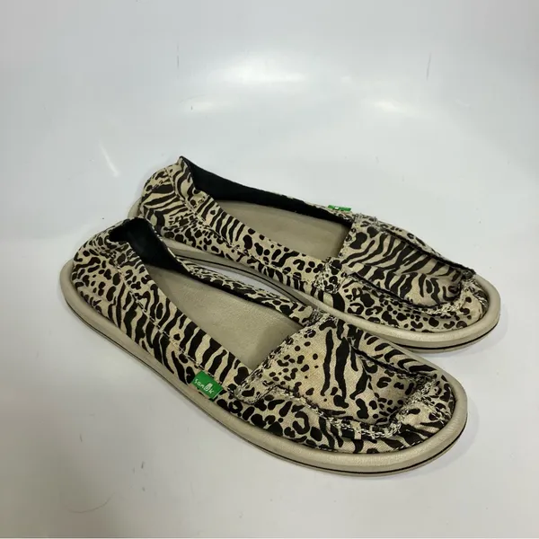 Sanuk Shorty leppatyga animal print slip on loafers‎ women’s size 10 cream black - Image 2