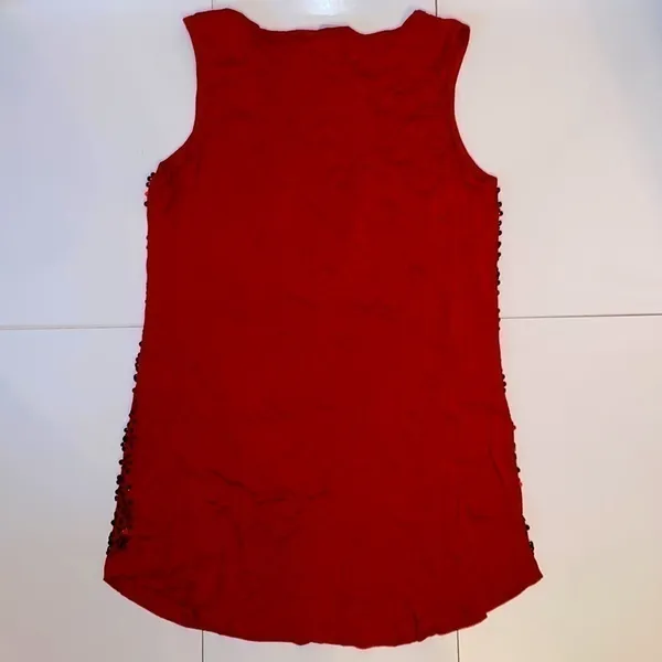 Design History red sequin sleeveless tee shirt top. Size Medium. NWT. - Image 3