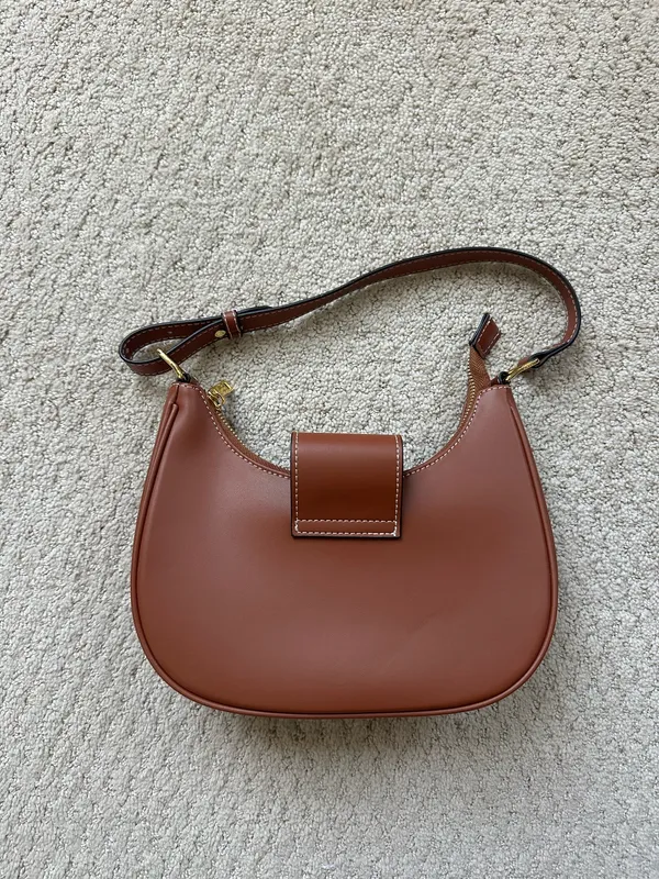 Amazon Cilene Tan Brown Shoulder Bag with Gold Logo - Image 2
