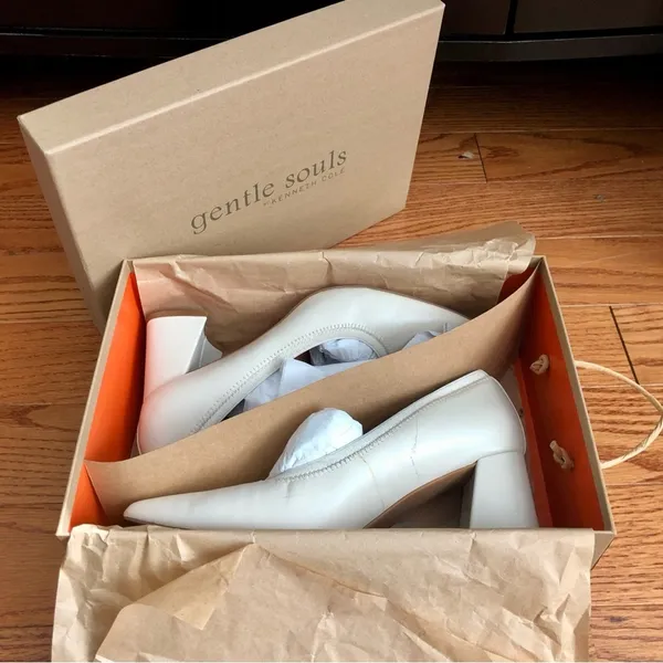 Gentle Souls by Kenneth Cole Dionne Pointed Toe Pumps White Stone Women's 7.5M - Image 3
