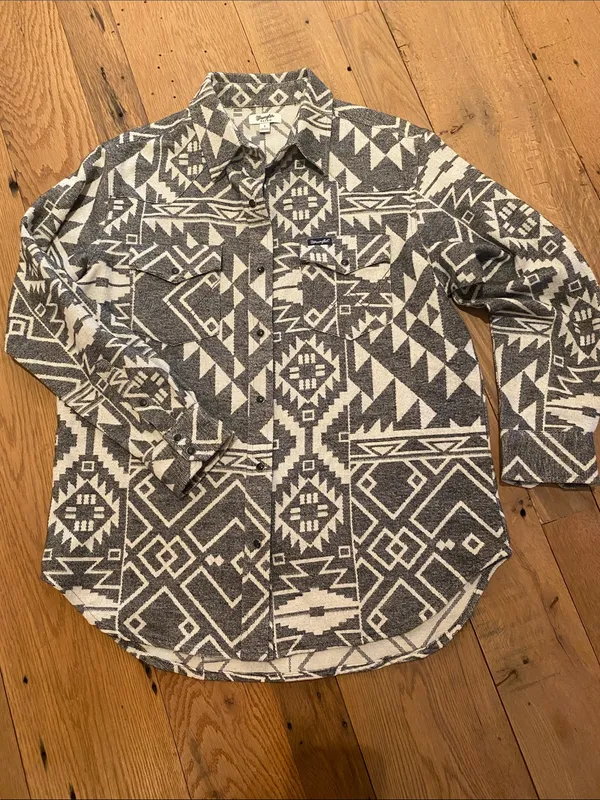 Wrangler Retro Grey Geo Boyfriend Western Snap Oversized Shirt Size SMALL - Image 2