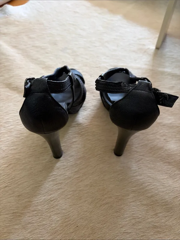 Moda Black Open-Toe Cutout Heels - Image 4