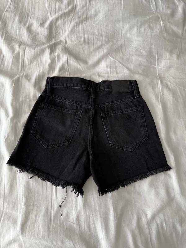 Black 90’s High Rise Cut Off Denim Shorts - Image 5