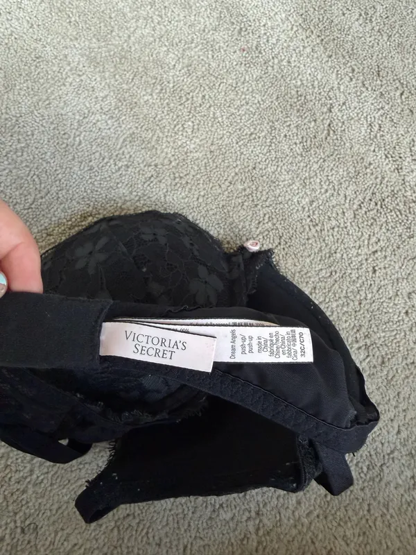 Victoria’s Secret Black Lace Push-Up Bra 32C - Image 3