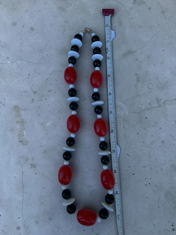 Vintage 60s Mod Chunky Beaded Statement Necklace Red Black White Acrylic‎ 20” - Image 5