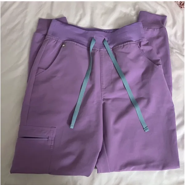 ❌❌ SOLD OUT ❌❌FIGS Lilac Dawn Rafaela and zamora Scrubs set - Image 3