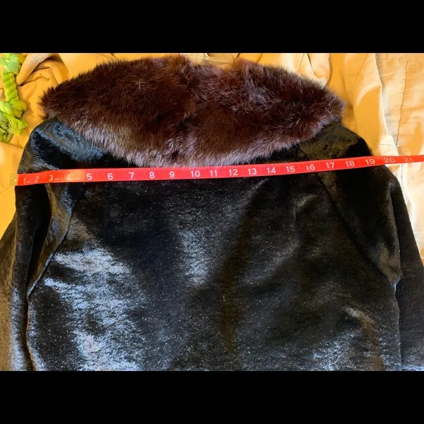 Vintage 60’s velvet jacket with fur collar. Size M - Image 5