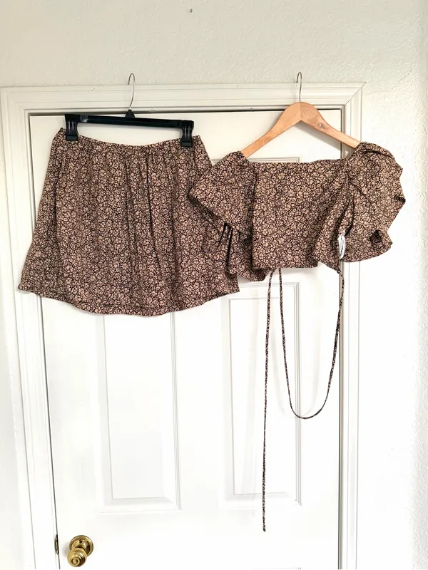 Anna Nata Revolve Skirt And Top Set in Espresso Floral Leopard Size Small - Image 3