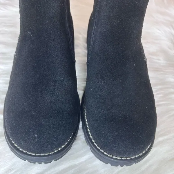 UGG #5431 Suede Shearling Lined Ankle Boots Size 7 - Image 3