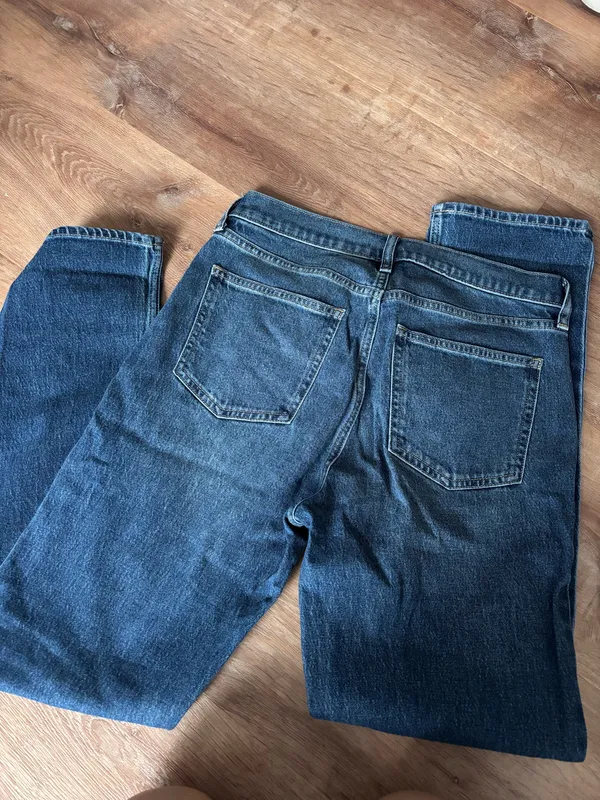 Gap 90s High-Rise Straight Leg Jeans - Image 4