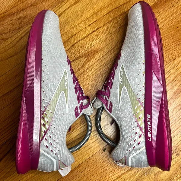Brooks Levitate 5 “Gray Pink” 1203571B003 9W B NO BOX - Image 2