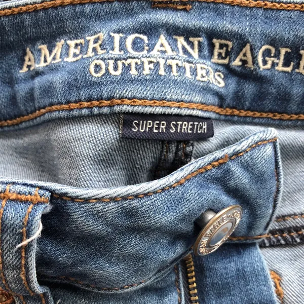 American Eagle Jean Shorts with Frayed Hem Size 2 - Image 4