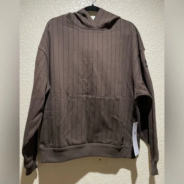 ALO Yoga NWT Pinstripe Hoodie Sweatshirt in Expresso Size M - Image 4
