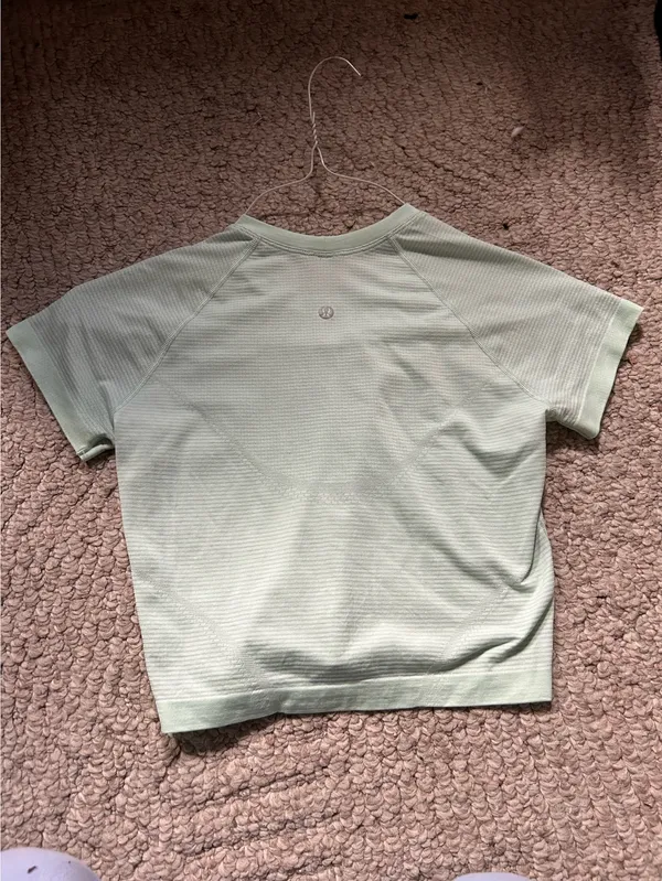 Lululemon Cropped Swiftly T shirt - Image 2