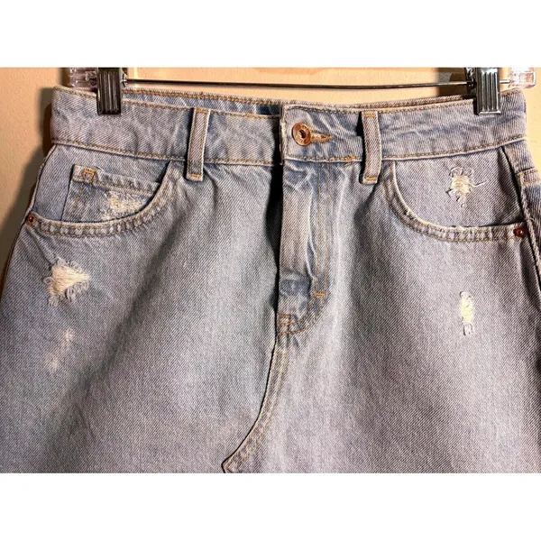 ZARA Light Wash Denim‎ Mini Skirt Distressed Size US Size Small - Image 3