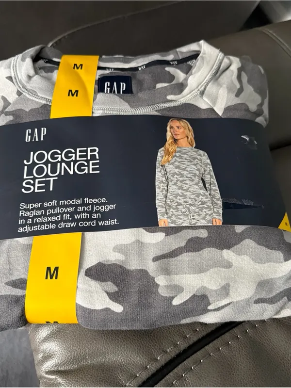 GAP Women's Size M Super Soft Modal Fleece Jogger Lounge Set. Multicolor. NWT - Image 4