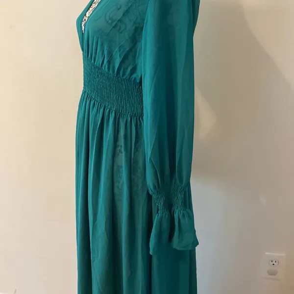 Beautiful Flowing V-Neck Sheer Long Dress Size 6 Medium - Image 7