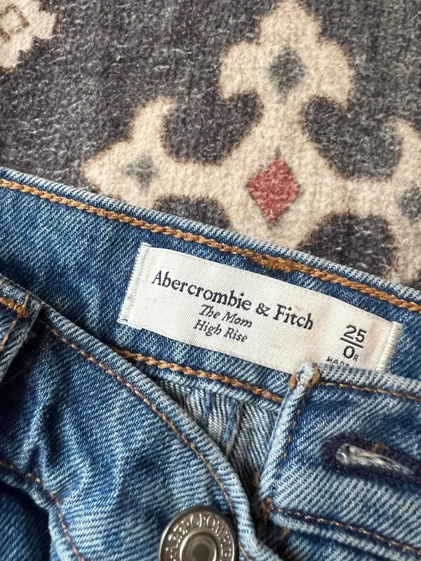 Abercrombie High-Rise Jeans - Image 2