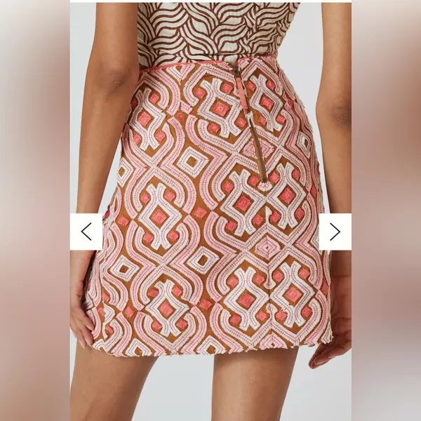 Anthropologie Linen Slim Mini Skirt Preppy Classic Pink Brown Cream - Size 4 - Image 2