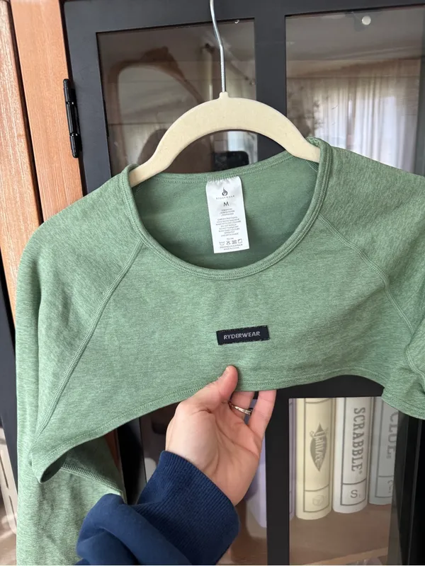Ryderwear Excel Seamless Super Cropped top long sleeve arms cover sage - Image 4