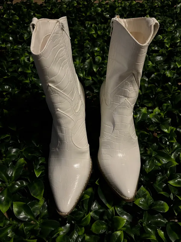 COCONUTS BY MATISSE | WOMENS Bambi Snake Pointed Toe Zippered Cowboy Booties Size 9 - Image 4