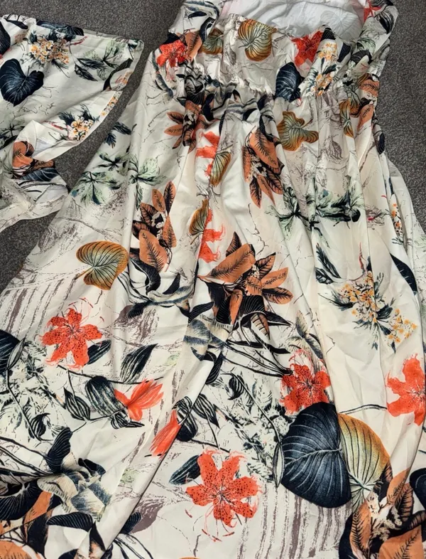 Halter Top & Shorts Shein Floral Print - Image 5