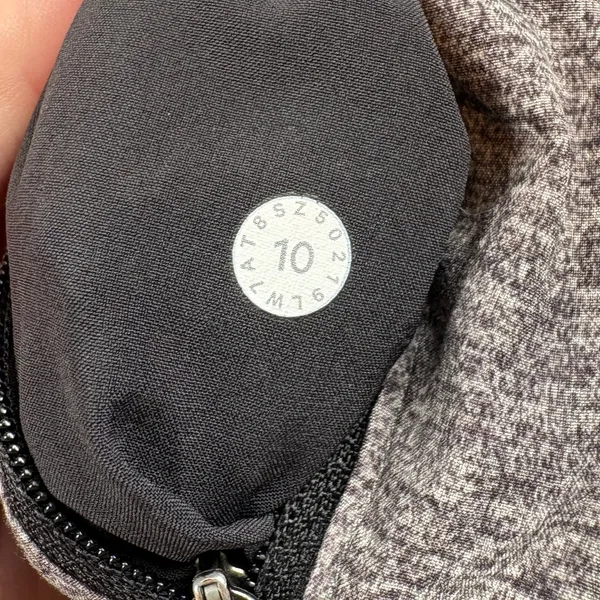 Lululemon Athletica Tracker Shorts V *4" Heather Lux Multi Black Size 10 - Image 4