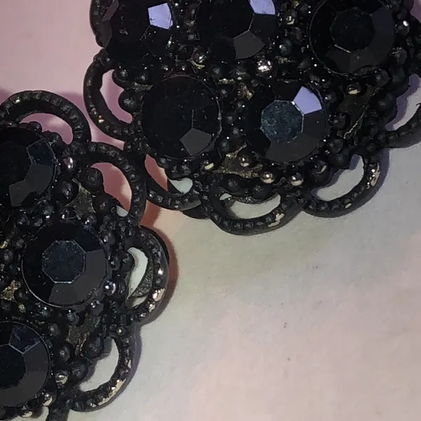 Black Rhinestones Floral Cluster Vintage Clip On Earrings - Image 6
