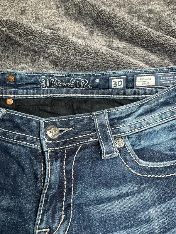 Miss Me Women Size 30 Bootcut Jeans Embellished Back Pockets Thick Stitch Medium Wash - Image 3