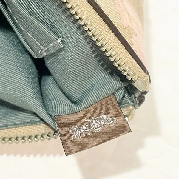 Coach Canvas Wristlet Wallet With Floral Print‎ And Signature Logo - Image 4