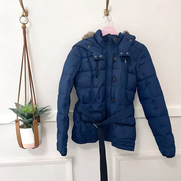 Abercrombie & Fitch Down Puffer Blue Jacket with Fur Trim Hood Size M Winter - Image 2