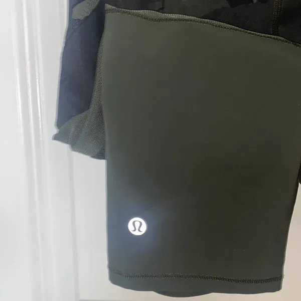 Lululemon Green Camo Style Leggings Size 4‎ - Image 5